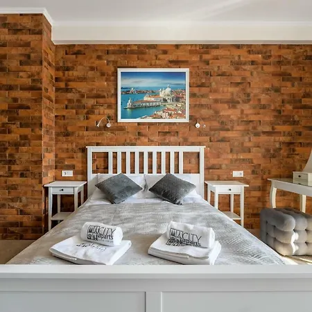 Aparts Forum Appartamento *